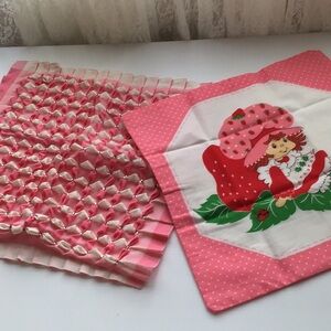 SALE🔥 vintage Strawberry Shortcake &  pink vintage pillow covers  1980s
